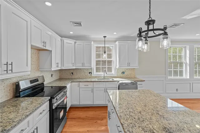 $899,900 | 117 Sharon Street, Providence, RI 02908