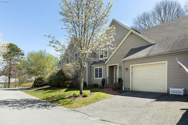 $521,000 | 4 Bishops Park, Unit 4, Mashpee, MA 02649