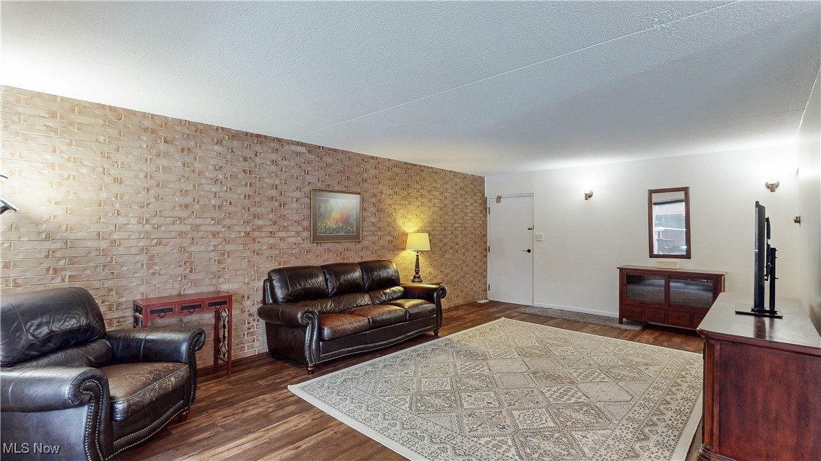 935 Canyon View Road, Unit 101 Northfield, OH 44067 - Photo 4 of 29 Gallery Image 4
