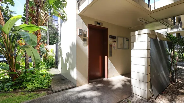 $2,000 | 933 Kaheka Street, Unit A309, Honolulu, HI 96814
