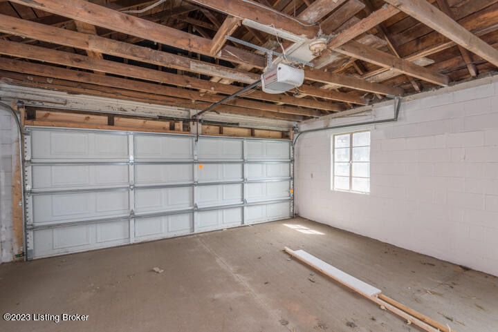1638 Rangeland Road Louisville, KY 40219 - Photo 27 of 30 022