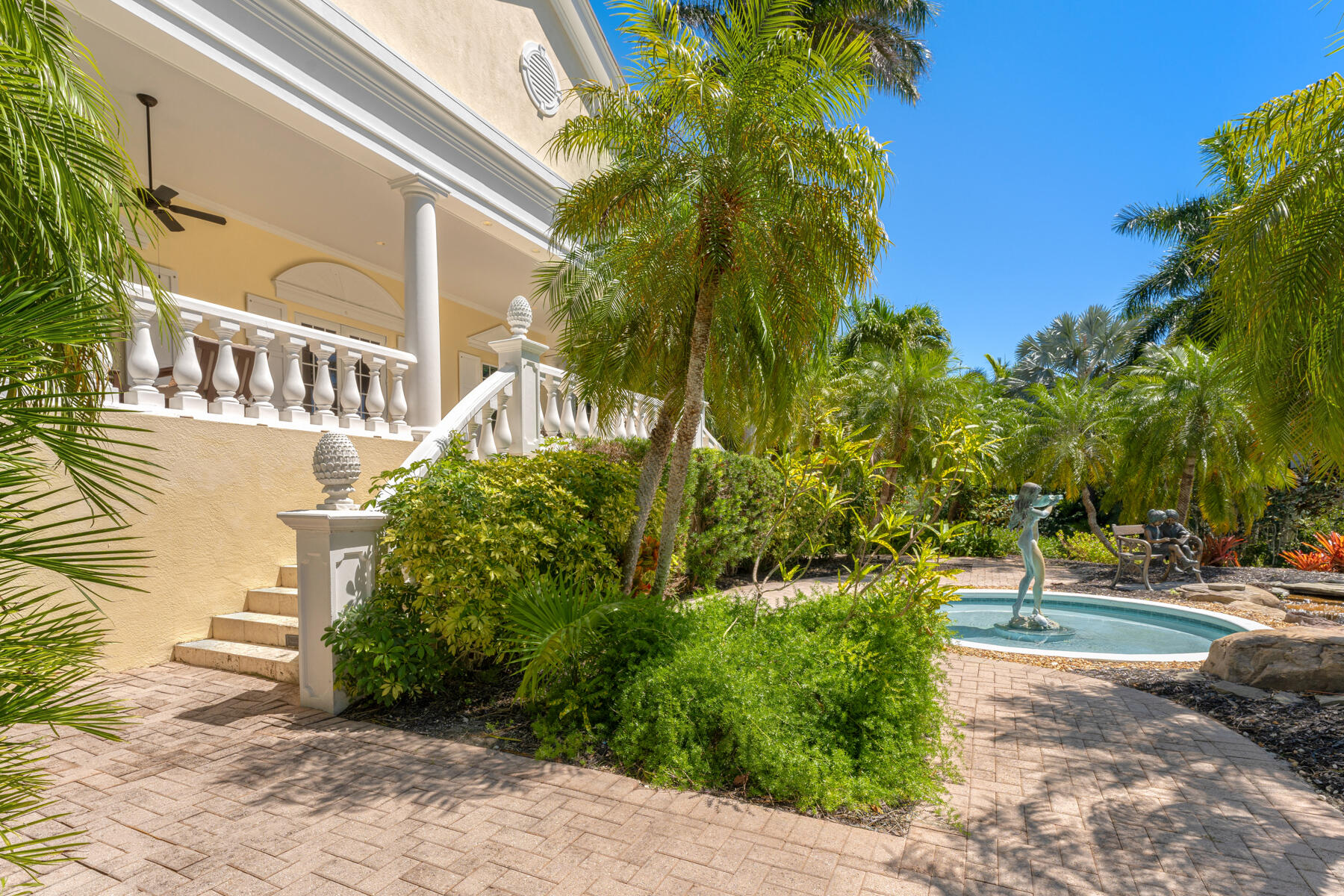 55 2 Turtles Lane Key West, FL 33040 - Photo 17 of 87 Front walkway