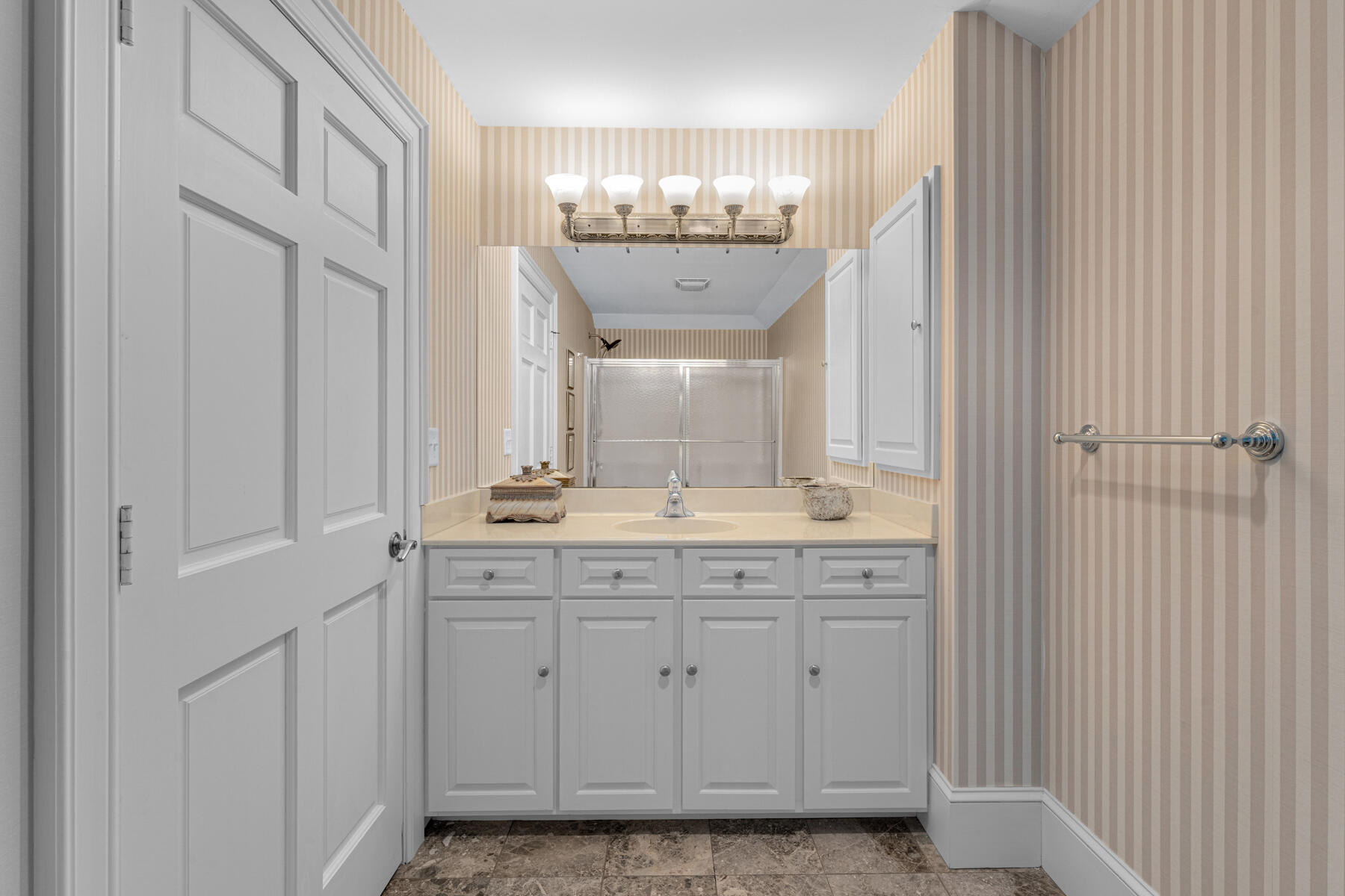 55 2 Turtles Lane Key West, FL 33040 - Photo 62 of 87 Guest bathroom