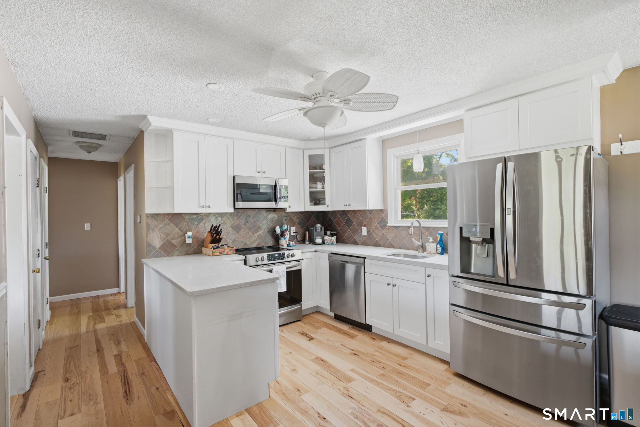 524 Gracey Avenue Meriden, CT 06451 - Photo 8 of 37