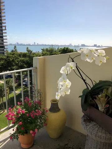$275,000 | 11111 Biscayne Boulevard, Unit 7G, Miami, FL 33181