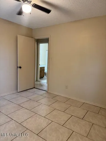 $1,300 | 6118 Kensington Road, Horn Lake, MS 38637