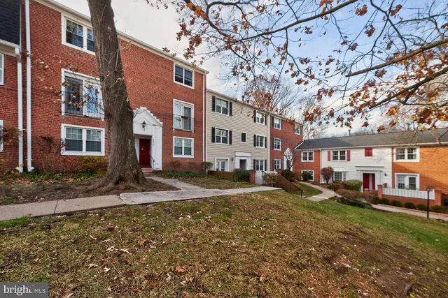 $404,500 | 4617 28th Road South, Unit B, Arlington, VA 22206