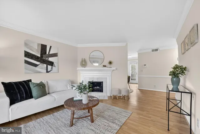 $404,500 | 4617 28th Road South, Unit B, Arlington, VA 22206