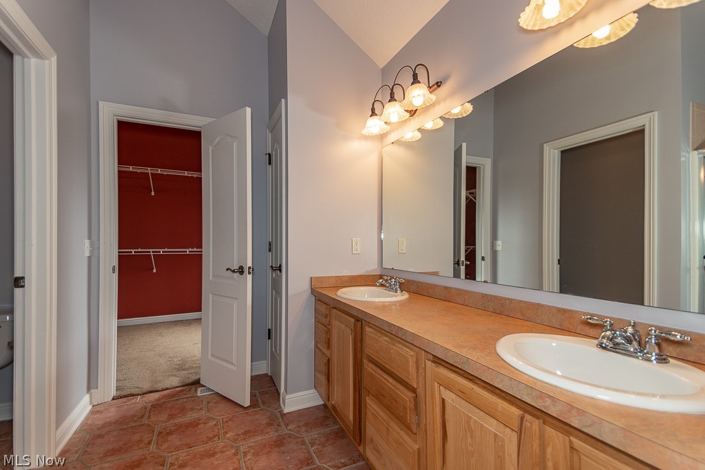 11530 Riding Trail Painesville, OH 44077 - Photo 18 of 34
