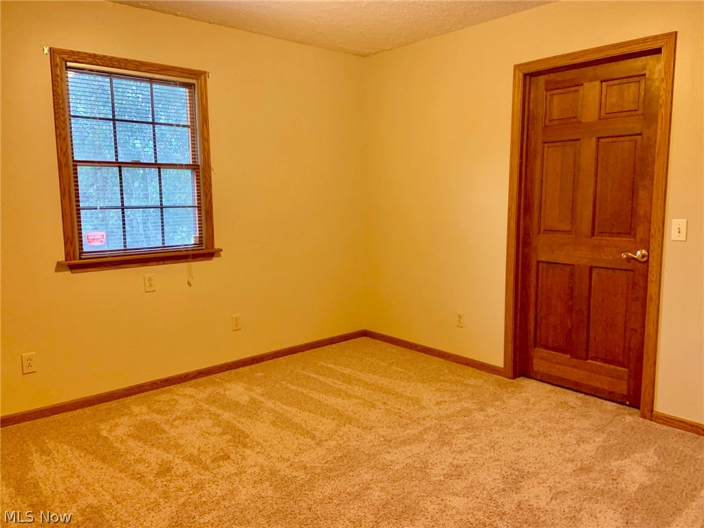 2889 Hallock Young Road Warren, OH 44481 - Photo 18 of 21 Gallery Image 18