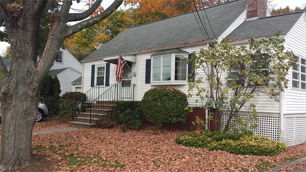 15 Douglas Road Waltham, MA 02453 - Photo 4 of 14 Gallery Image 4