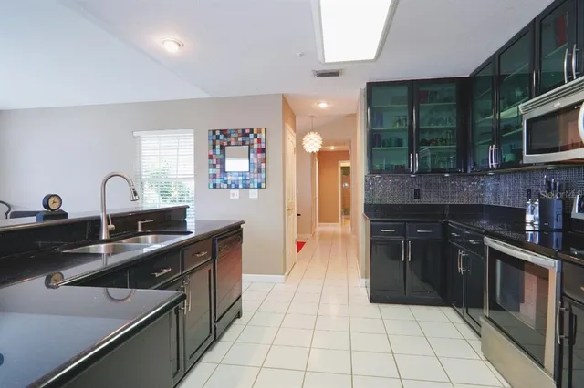 $464,900 | 2201 Howard Lane, Tampa, FL 33612