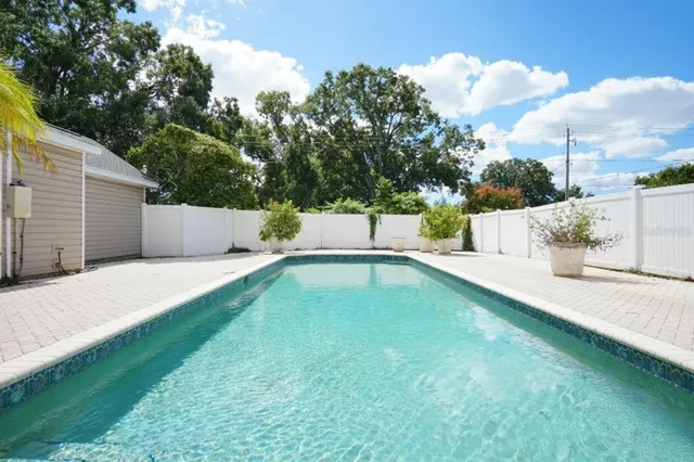 $464,900 | 2201 Howard Lane, Tampa, FL 33612