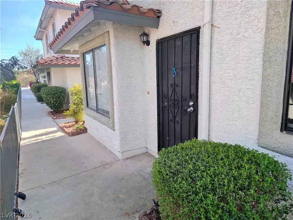 $1,500 | 6713 West Charleston Boulevard, Unit 3, Las Vegas, NV 89146
