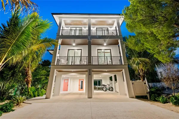 $3,945,000 | 209 Garfield Drive, Sarasota, FL 34236