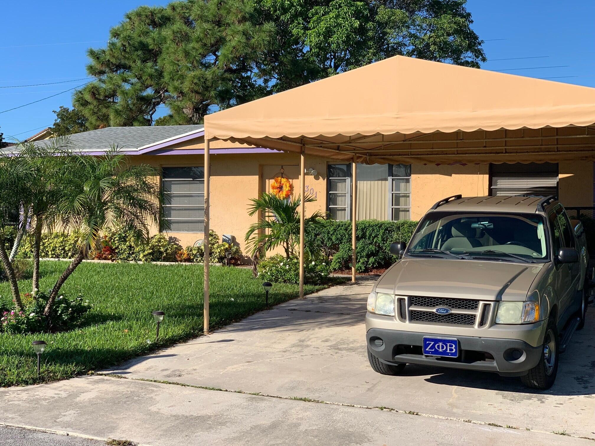 3301 Avenue T Riviera Beach, FL 33404 - Photo 4 of 23 12