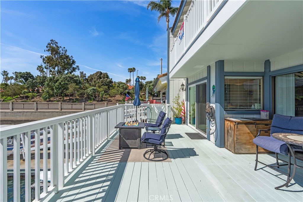 4574 Gateshead Oxnard, CA 93035 - Photo 24 of 70 Main Deck