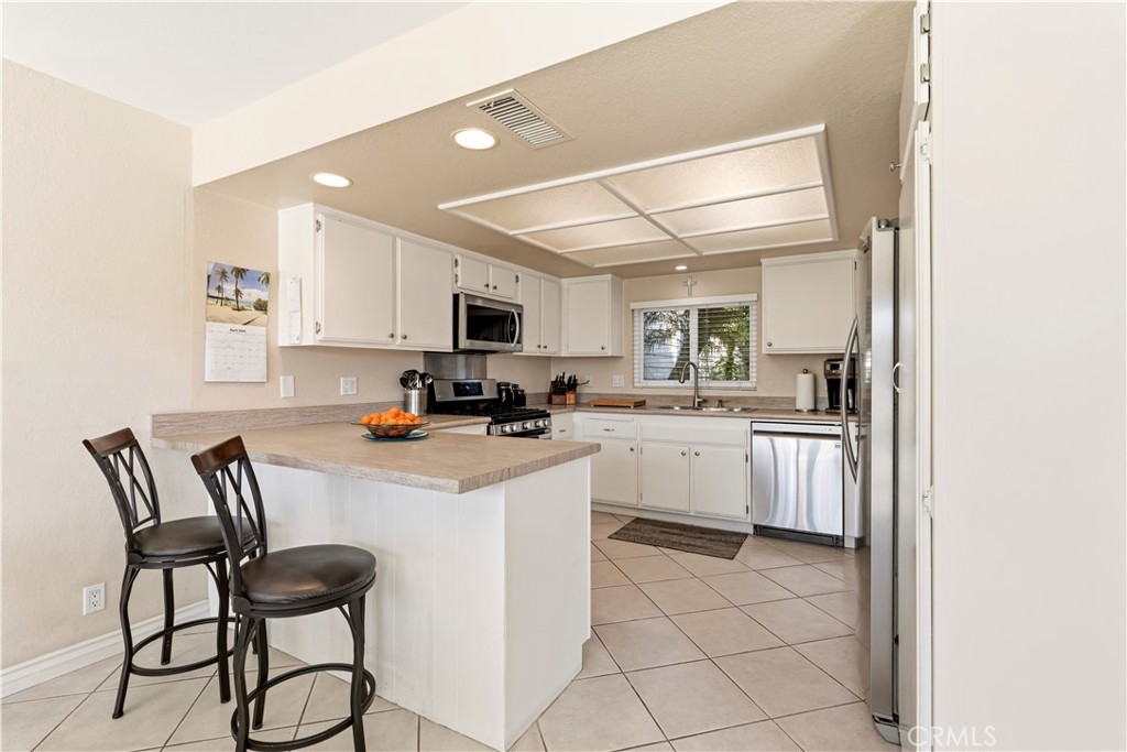 4574 Gateshead Oxnard, CA 93035 - Photo 33 of 70