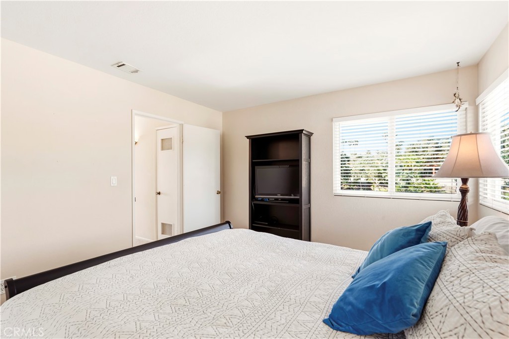 4574 Gateshead Oxnard, CA 93035 - Photo 51 of 70