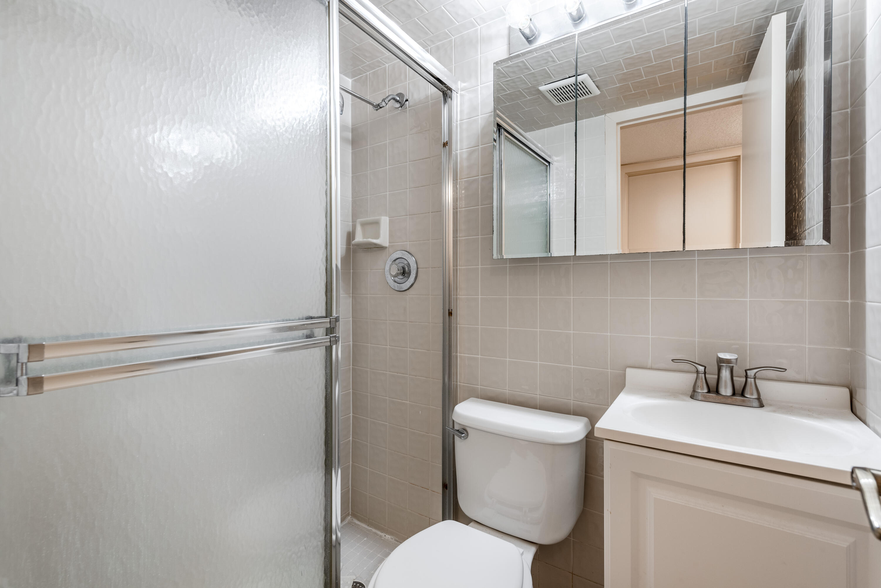 551 Fanshaw North, Unit 551 Boca Raton, FL 33434 - Photo 18 of 36 551 Fanshaw N-14