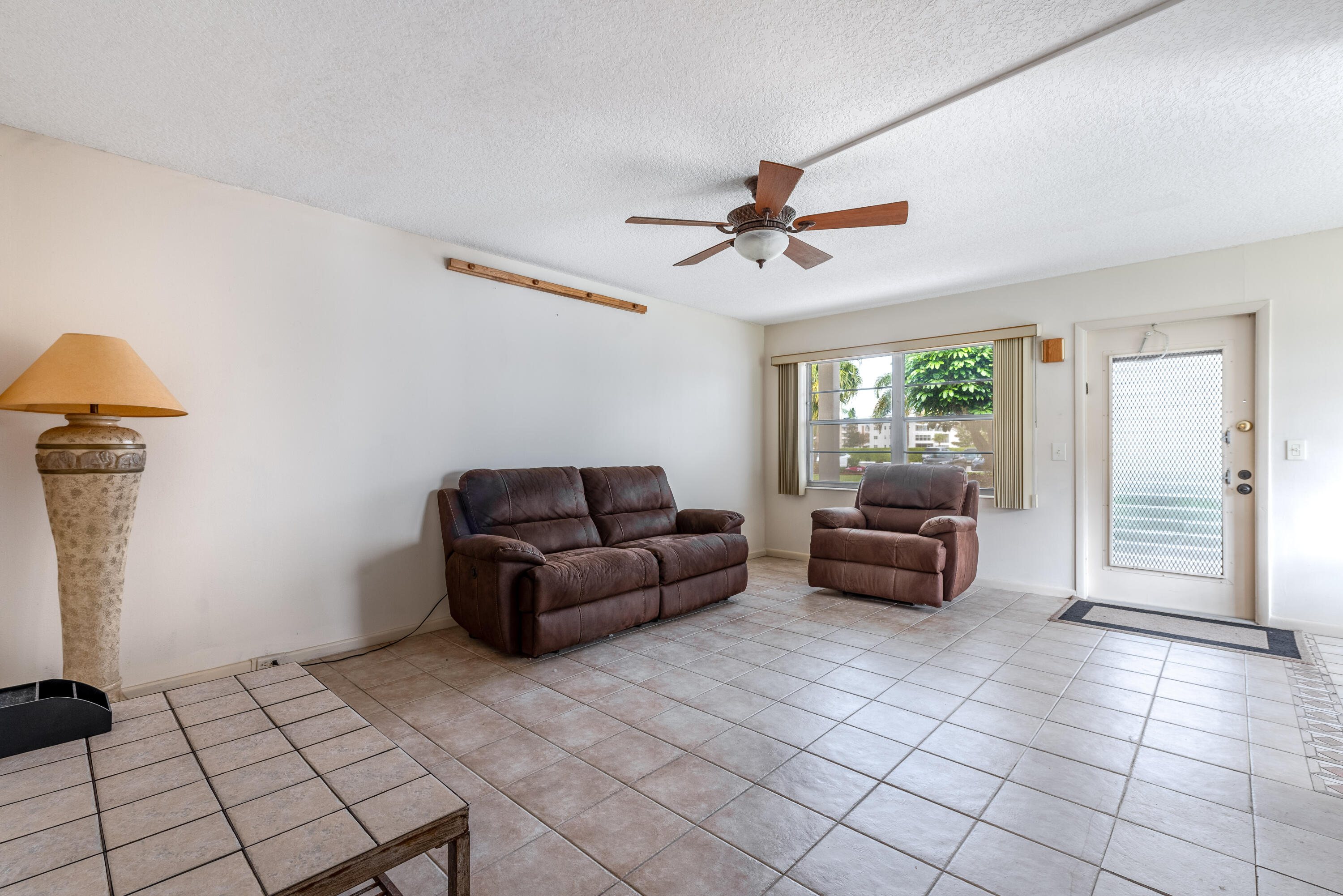 551 Fanshaw North, Unit 551 Boca Raton, FL 33434 - Photo 6 of 36 551 Fanshaw N-8