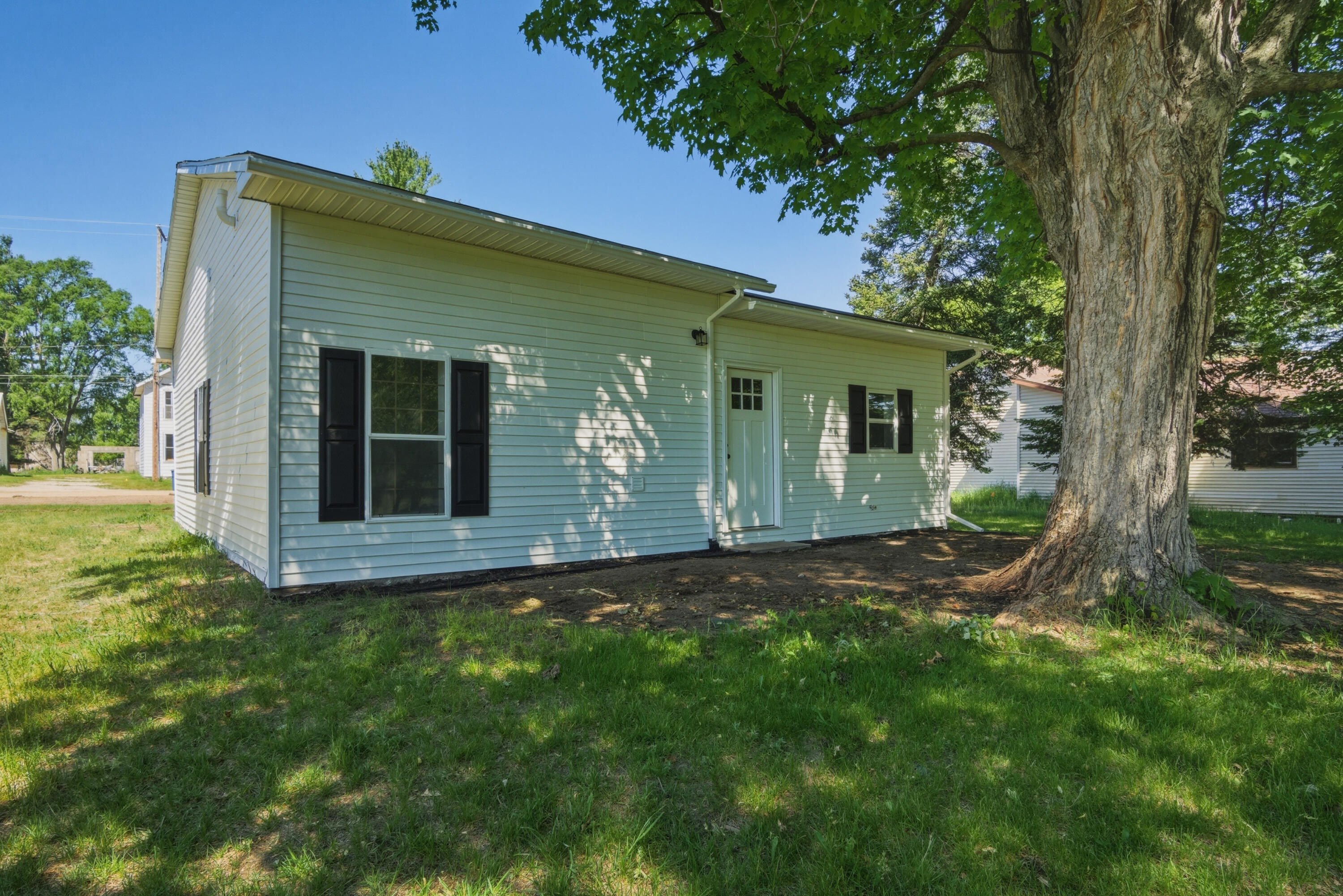 209 South River Road Evart, MI 49631 - Photo 16 of 21 Front of House