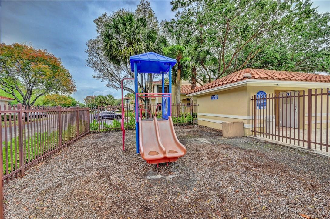 579 Racquet Club Road, Unit 9 Weston, FL 33326 - Photo 33 of 41 Photo 33