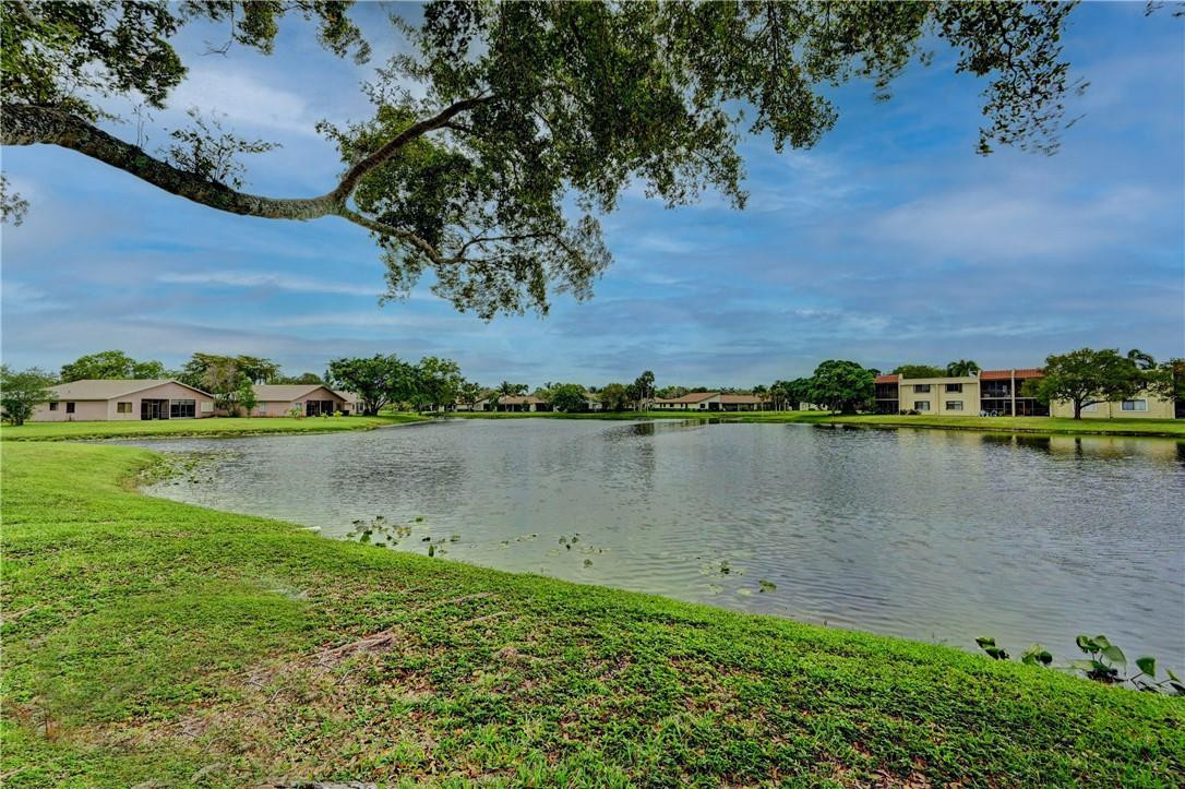 579 Racquet Club Road, Unit 9 Weston, FL 33326 - Photo 5 of 41 Photo 5
