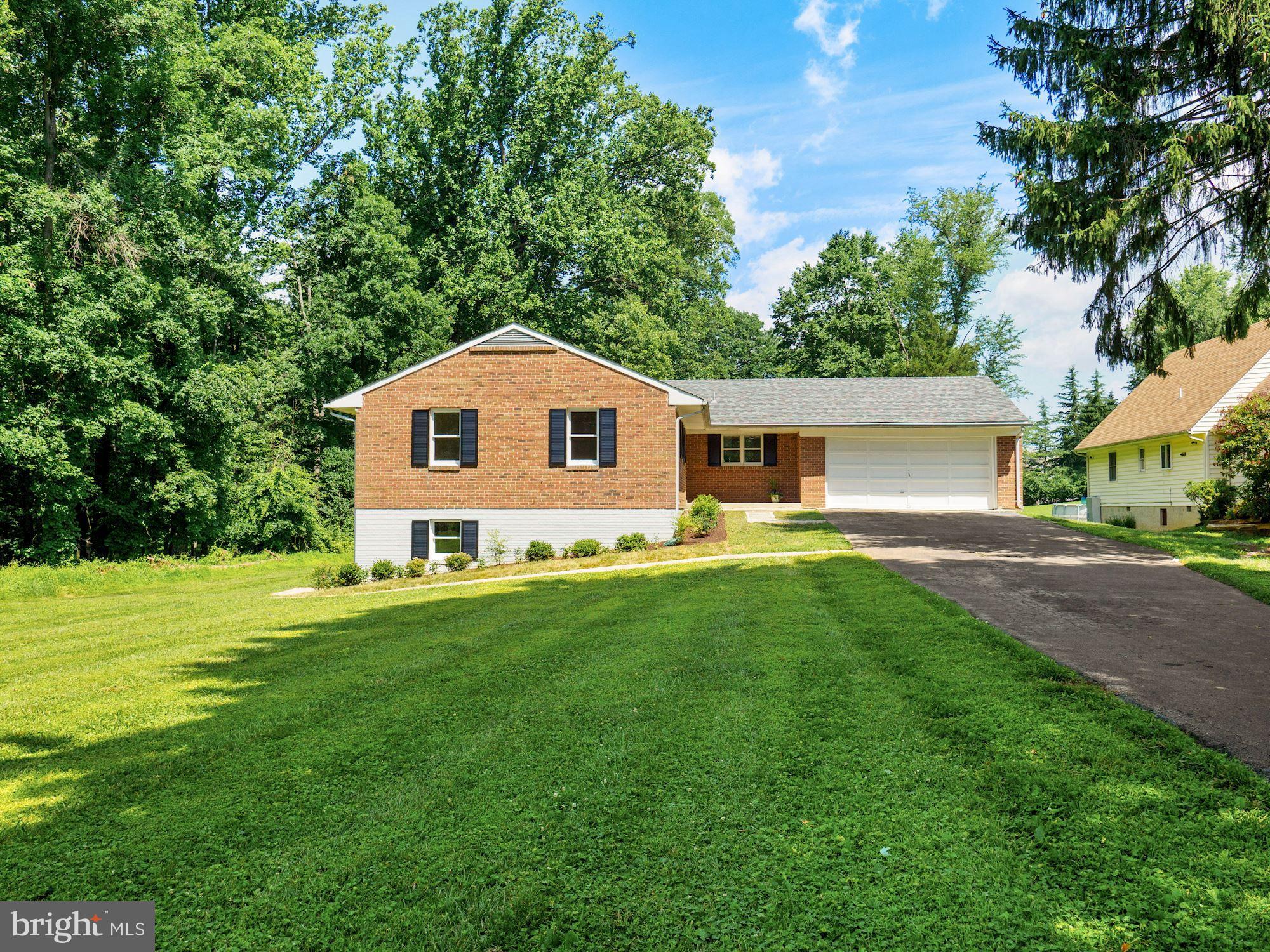 12613 Deoudes Road Boyds, MD 20841 - Photo 3 of 32 FRONT HOME VIEW