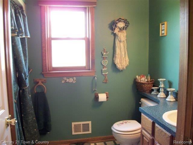 3331 Glover Road Almont, MI 48003 - Photo 20 of 23 3331 glover, Almont 010