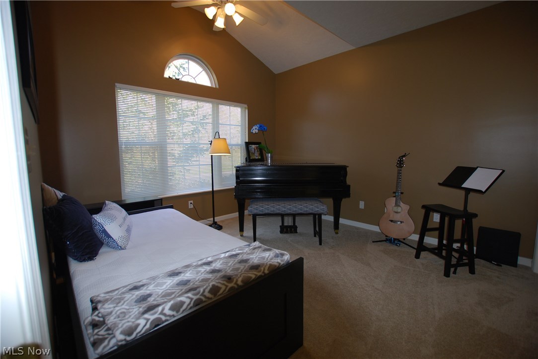 118 Wilcox Road Youngstown, OH 44515 - Photo 14 of 30 Large Bedroom # 1