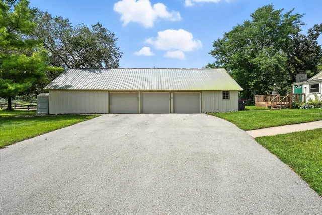 $2,200,000 | S75W35621 Wilton Road, Eagle, WI 53119