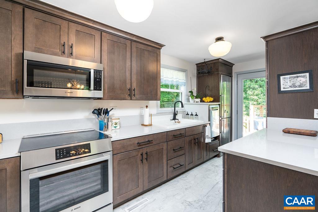10 Deer Path Charlottesville, VA 22903 - Photo 12 of 44 Gallery Image 12