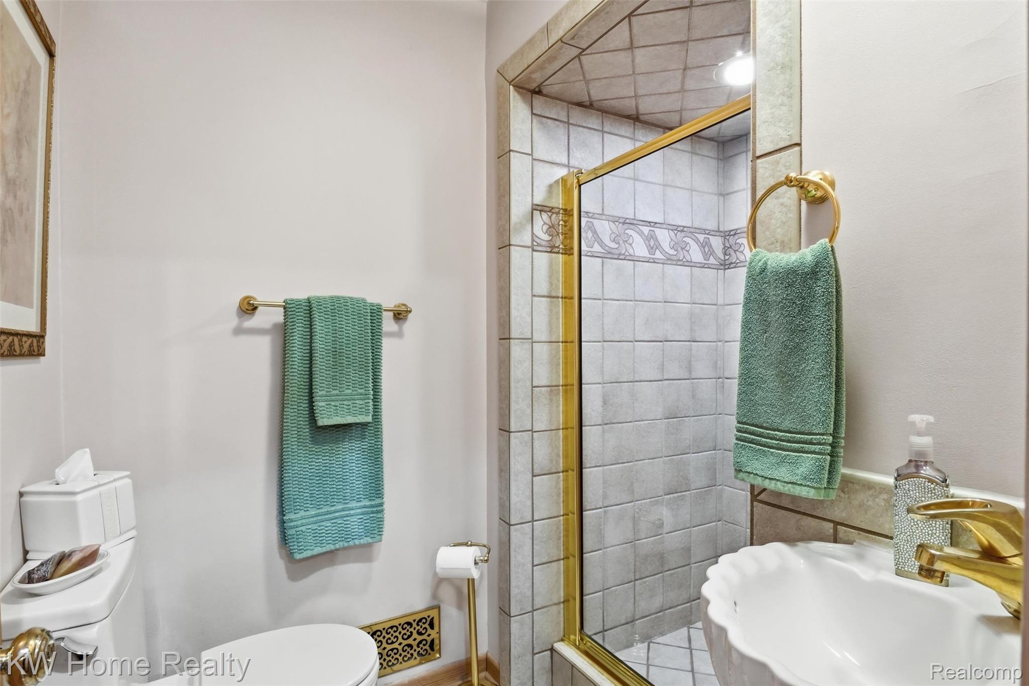 21435 Gill Road Farmington, MI 48335 - Photo 27 of 86 28-DSC01355.jpg