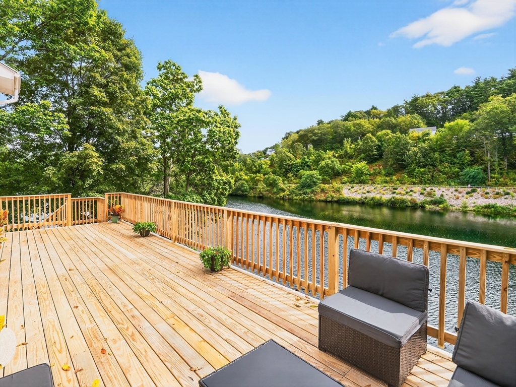 286 Grove Street Clinton, MA 01510 - Photo 13 of 42