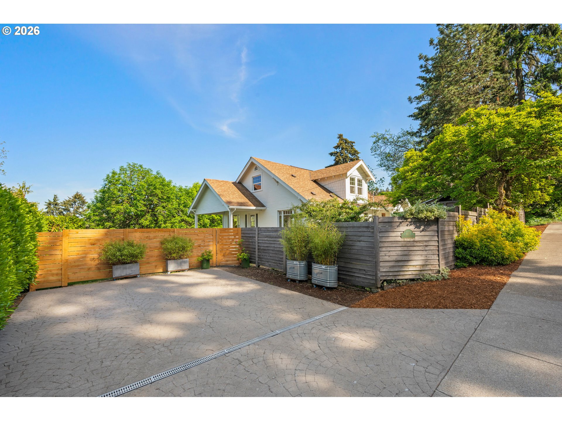 2219 City View Street Eugene, OR 97405 - Photo 43 of 48 a view of a outdoor space