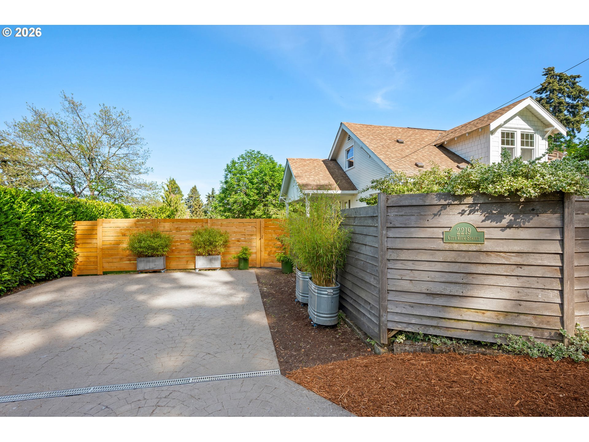 2219 City View Street Eugene, OR 97405 - Photo 44 of 48 a view of outdoor space and yard