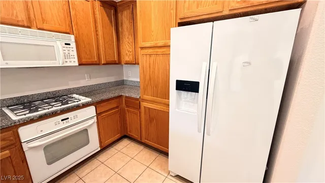 $1,400 | 38 East Serene Avenue, Unit 237, Las Vegas, NV 89123
