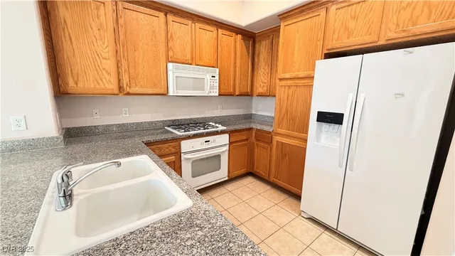 $1,400 | 38 East Serene Avenue, Unit 237, Las Vegas, NV 89123