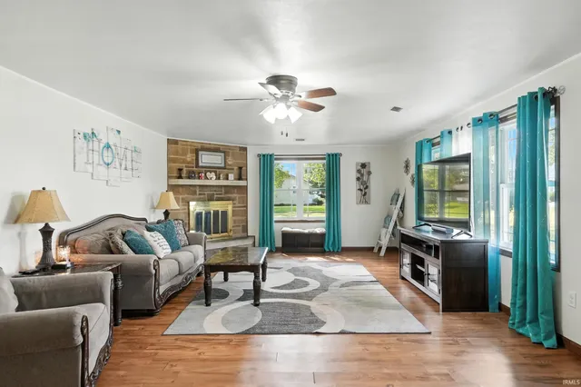 $257,500 | 522 North Main Street, Topeka, IN 46571