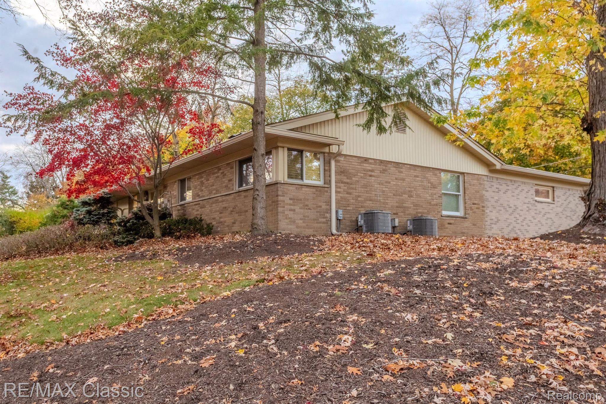 4640 Pickering Road Bloomfield Hills, MI 48301 - Photo 6 of 54 Gallery Image 6