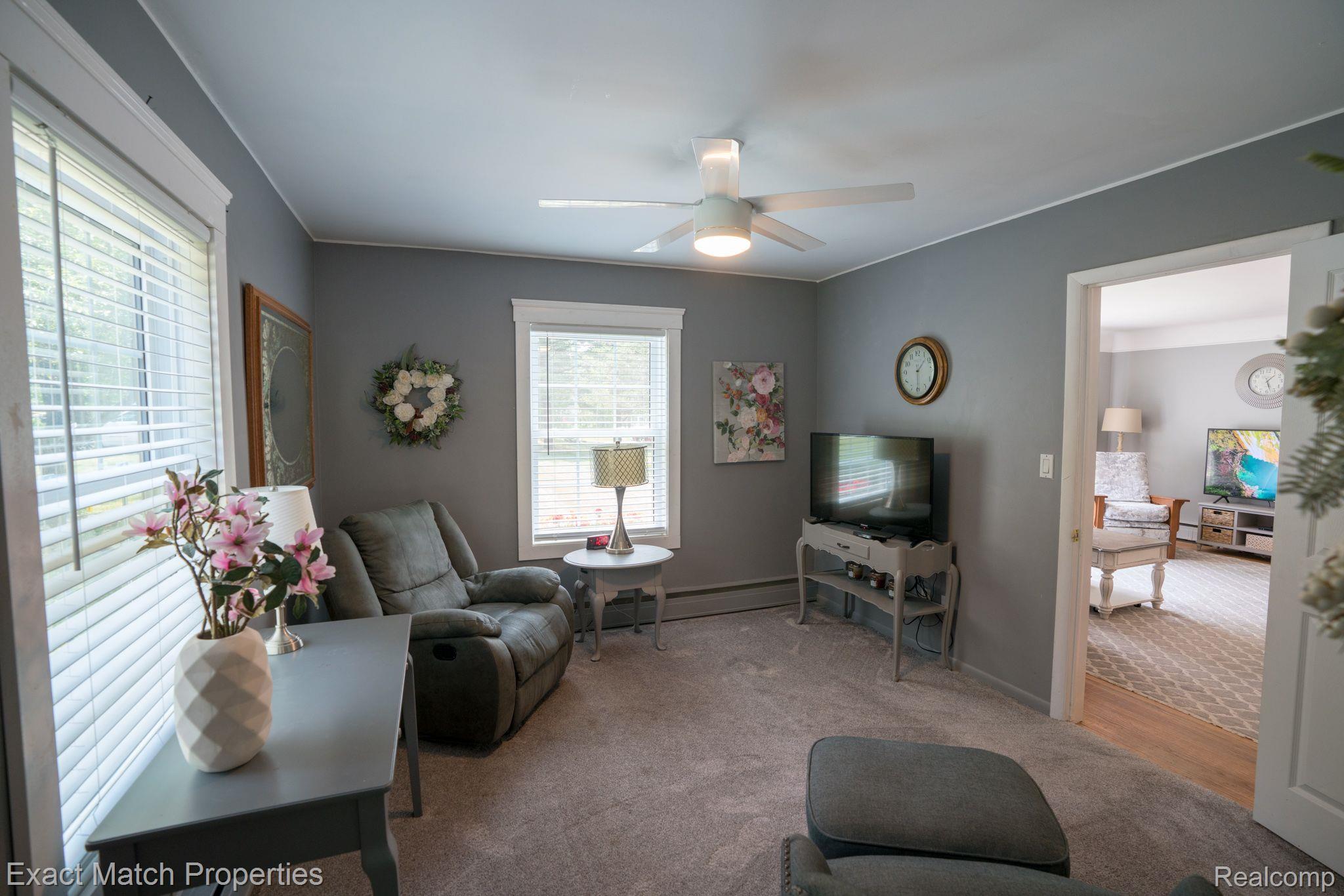 3916 Gregory Road Lake Orion, MI 48359 - Photo 19 of 36 B/R #2 also spacious w/wood floors under carpet...