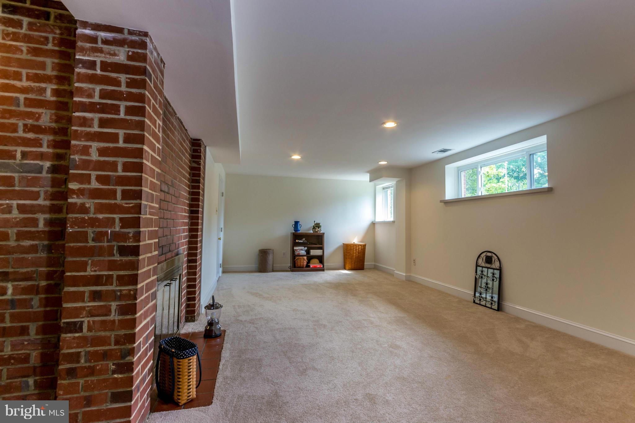 8133 Bainbridge Road Alexandria, VA 22308 - Photo 20 of 30 Family Room