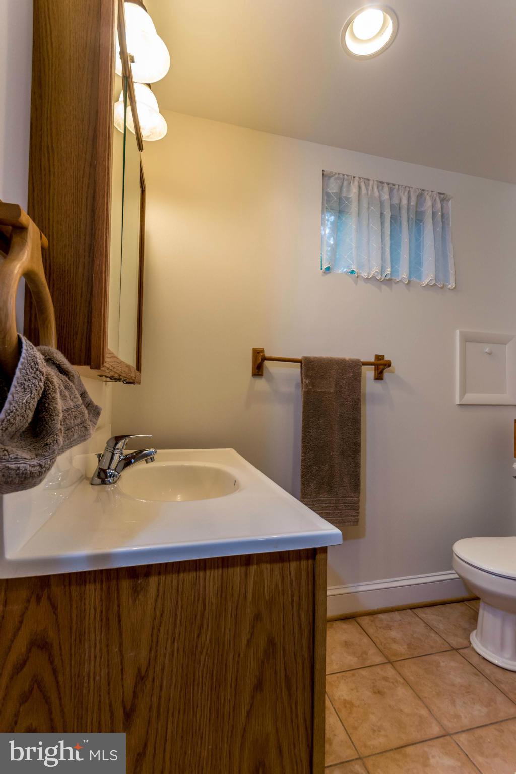 8133 Bainbridge Road Alexandria, VA 22308 - Photo 24 of 30 Bath