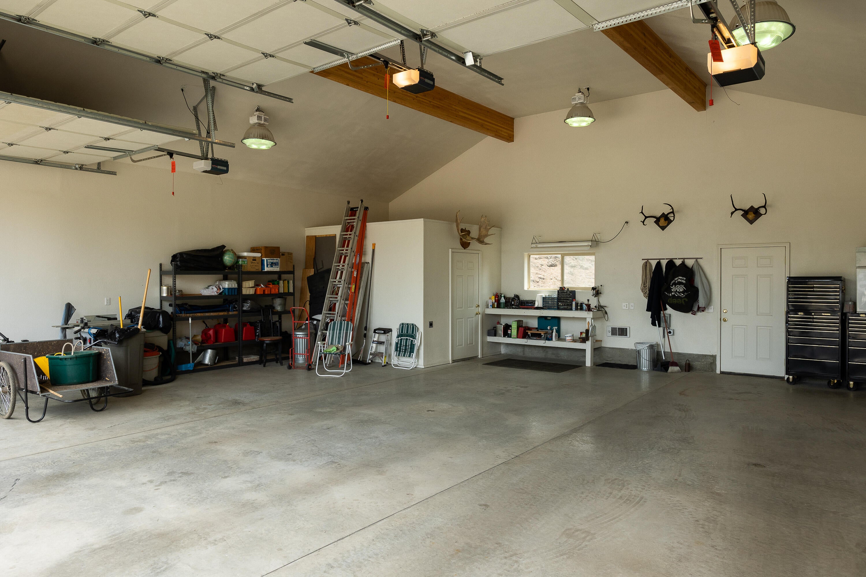 64355 Crosswinds Road Bend, OR 97703 - Photo 48 of 54 64355 Crosswinds Rd 45 of 49