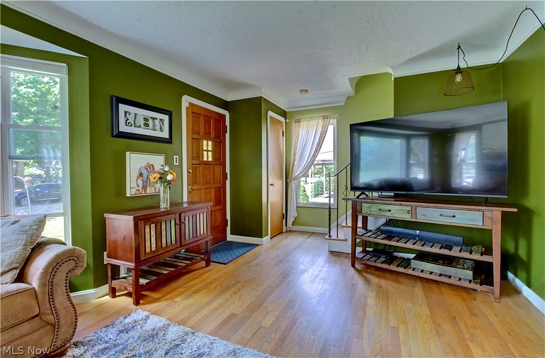 16204 West Park Road Cleveland, OH 44111 - Photo 4 of 40 Gallery Image 4