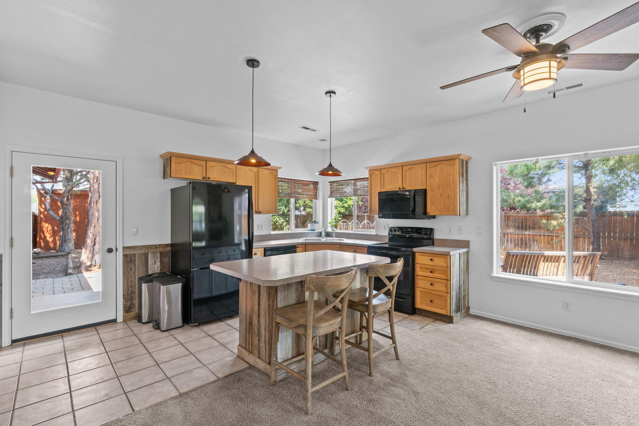 61209 Larkspur Loop Bend, OR 97702 - Photo 10 of 39 38-web-or-mls-DSC00383