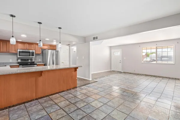 $3,595 | 1918 East Palmcroft Drive, Tempe, AZ 85282