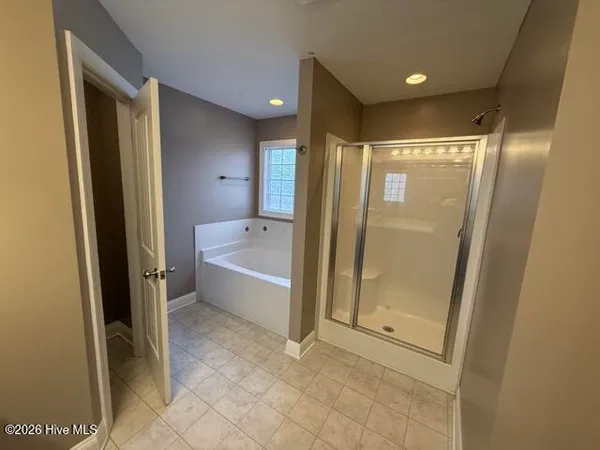 $2,050 | 203 Moonstone Court, Jacksonville, NC 28546