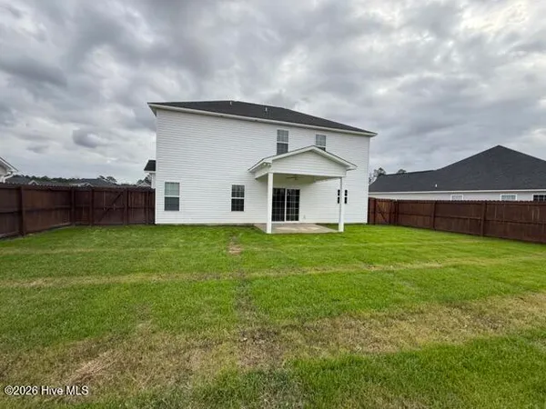 $2,050 | 203 Moonstone Court, Jacksonville, NC 28546